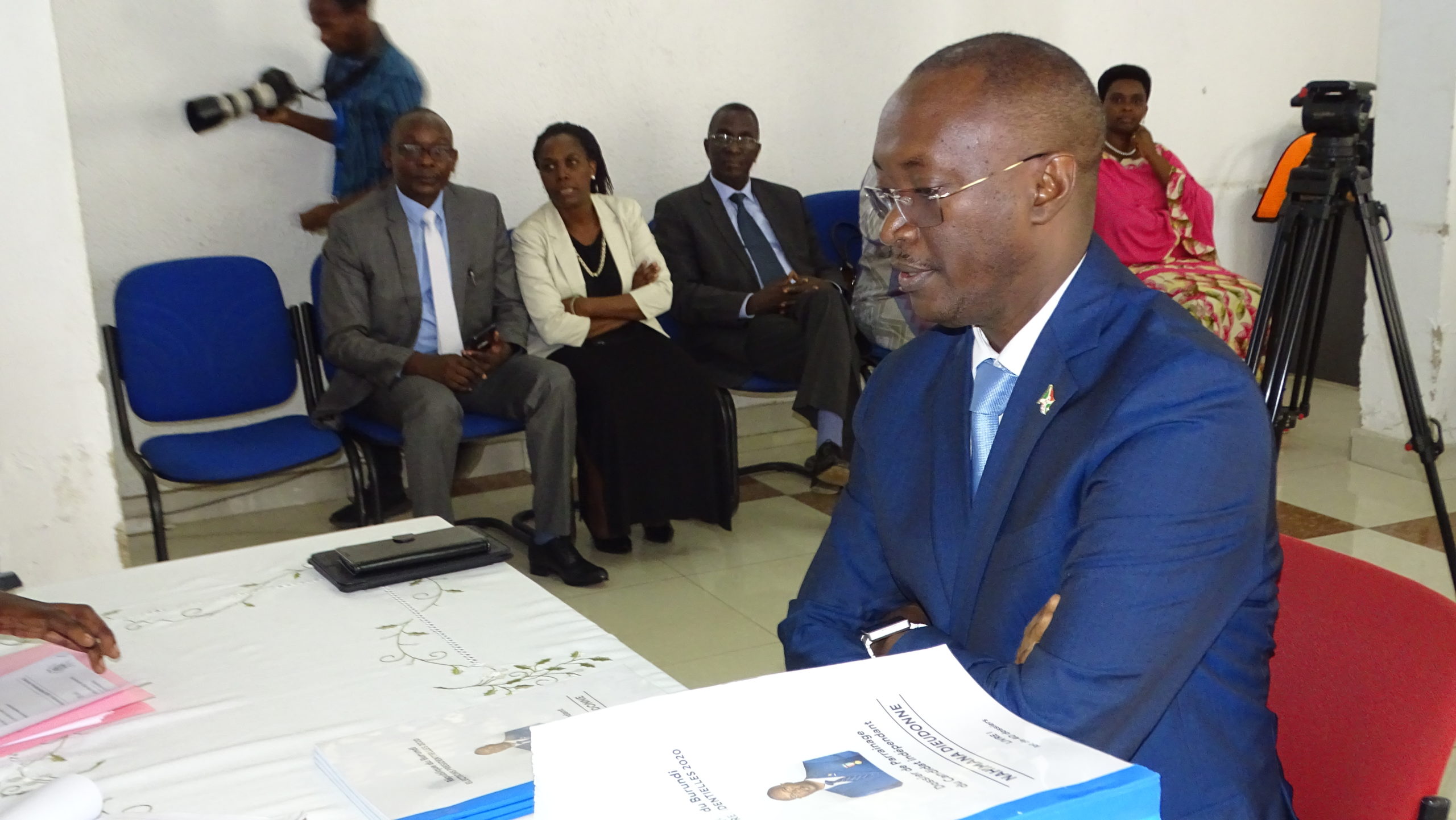  Ce 4 mars la CENI a enregistré la sixième candidature au présidentielle de 2020, le candidat Indépendant NAHIMANA Dieudonné.